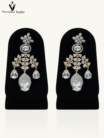 Elegant White American Diamond Necklace with White And Gold Highlights and Paired Earrings